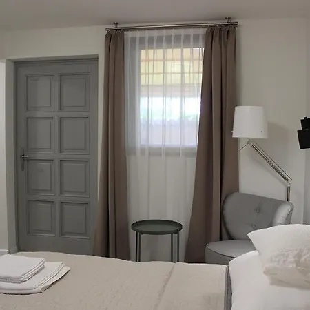 Szkita Panzio Oda ve Kahvaltı 4*