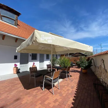 Szkita Panzio Oda ve Kahvaltı 4*